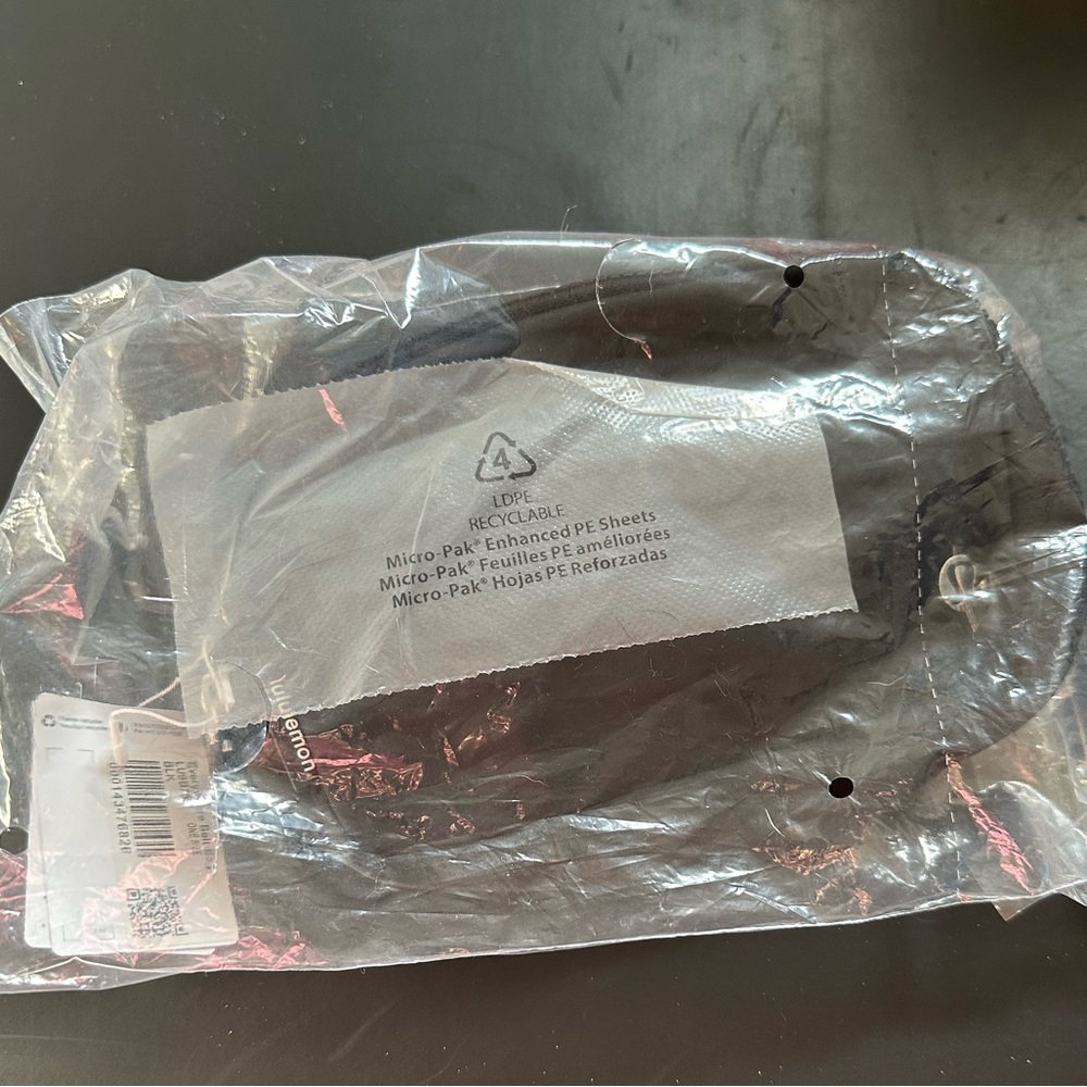 Lululemon everywhere belt bag black